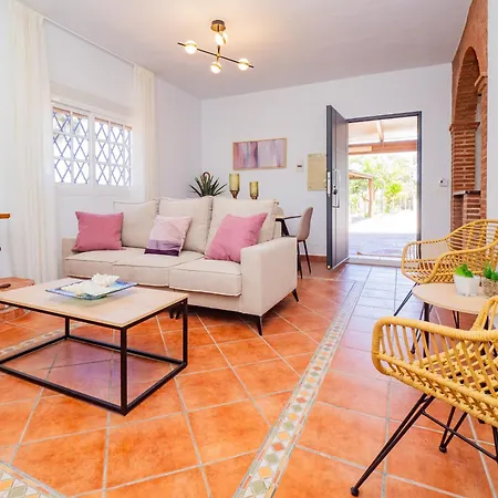 Cubo's Lemon House